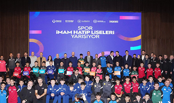 Hacıosmanoğlu ve Bilal Erdoğan, Spor İmam Hatip Liseleri Programına Katıldı