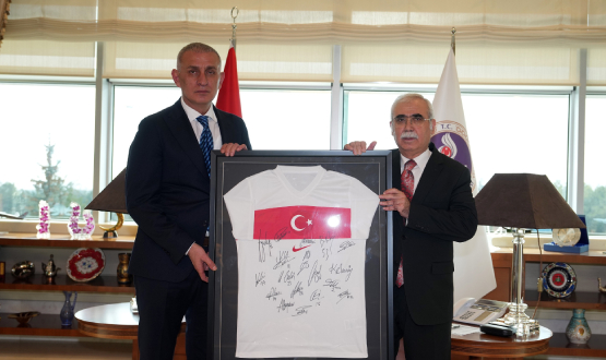 TFF Başkanı Hacıosmanoğlu'ndan Anayasa Mahkemesi Başkanı Özkaya'ya Ziyaret