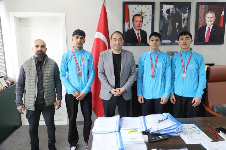 İl Müdürümüz Ahmet Çelebi, Genç Haltercileri Tebrik Etti